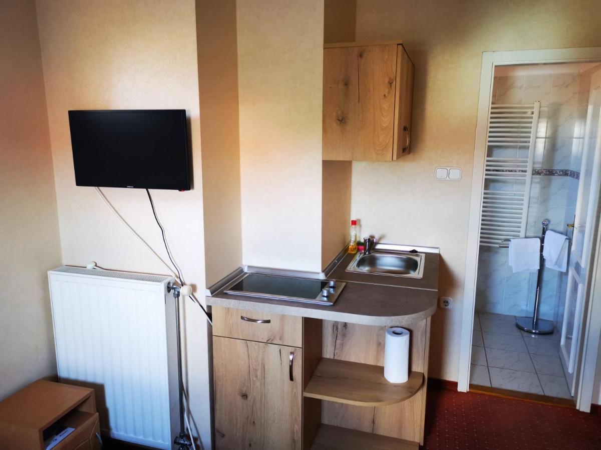Kastelykert Apartman Gyula Exterior photo
