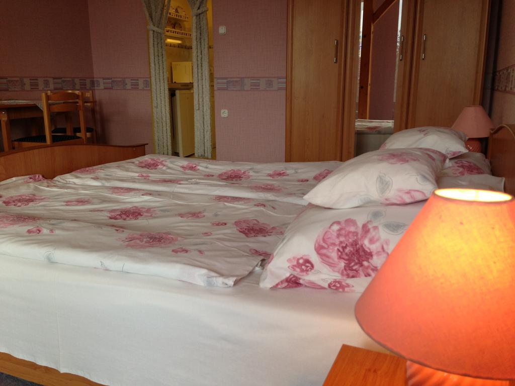 Kastelykert Apartman Gyula Room photo