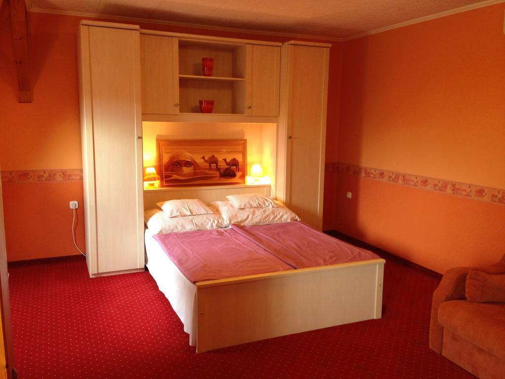 Kastelykert Apartman Gyula Room photo