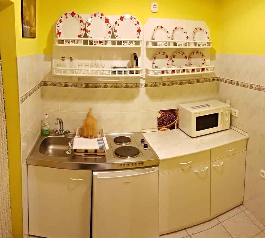 Kastelykert Apartman Gyula Exterior photo