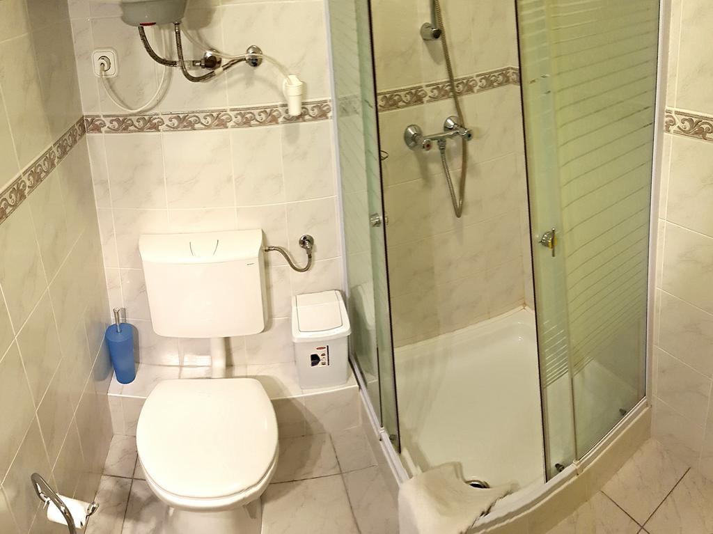 Kastelykert Apartman Gyula Exterior photo