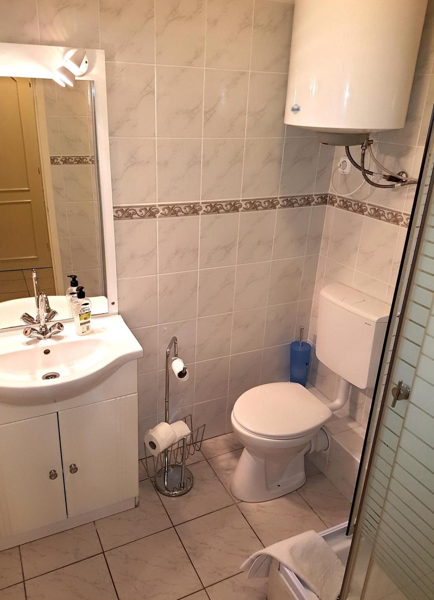 Kastelykert Apartman Gyula Exterior photo