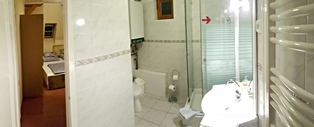 Kastelykert Apartman Gyula Exterior photo