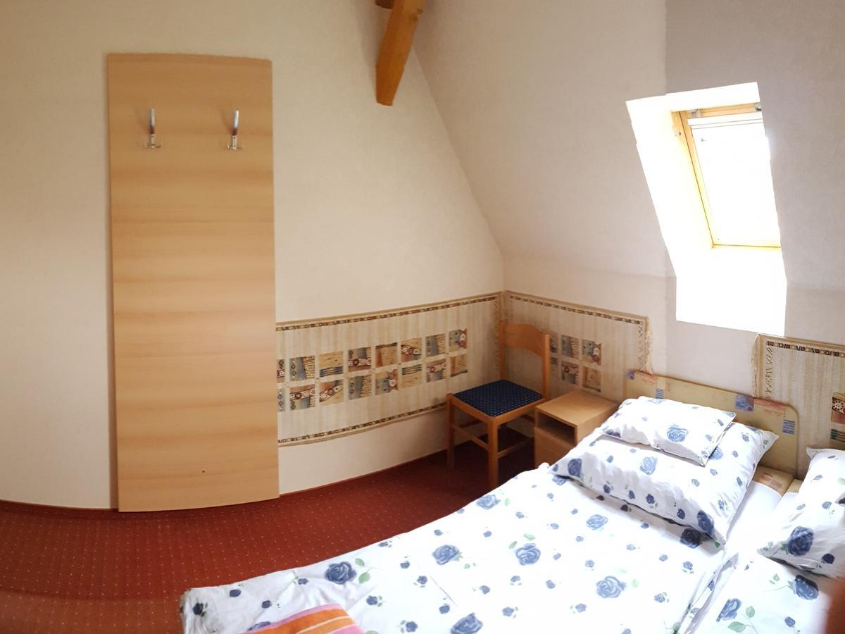 Kastelykert Apartman Gyula Exterior photo